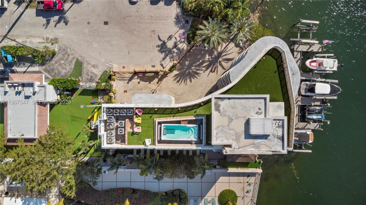 12 Seacrest Pkwy, Unit 3, Hollywood, FL 33019 Photo