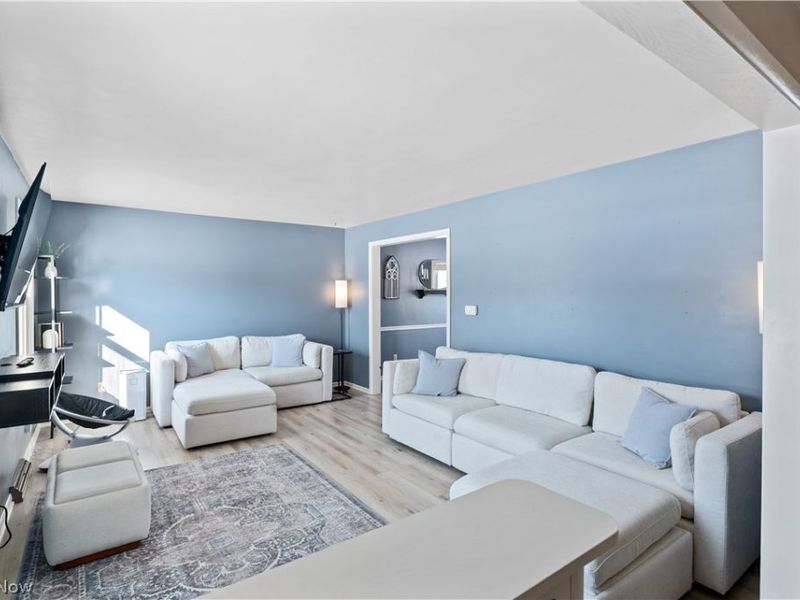 8280 Bendemeer Drive, Poland, OH 44514 Photo 5