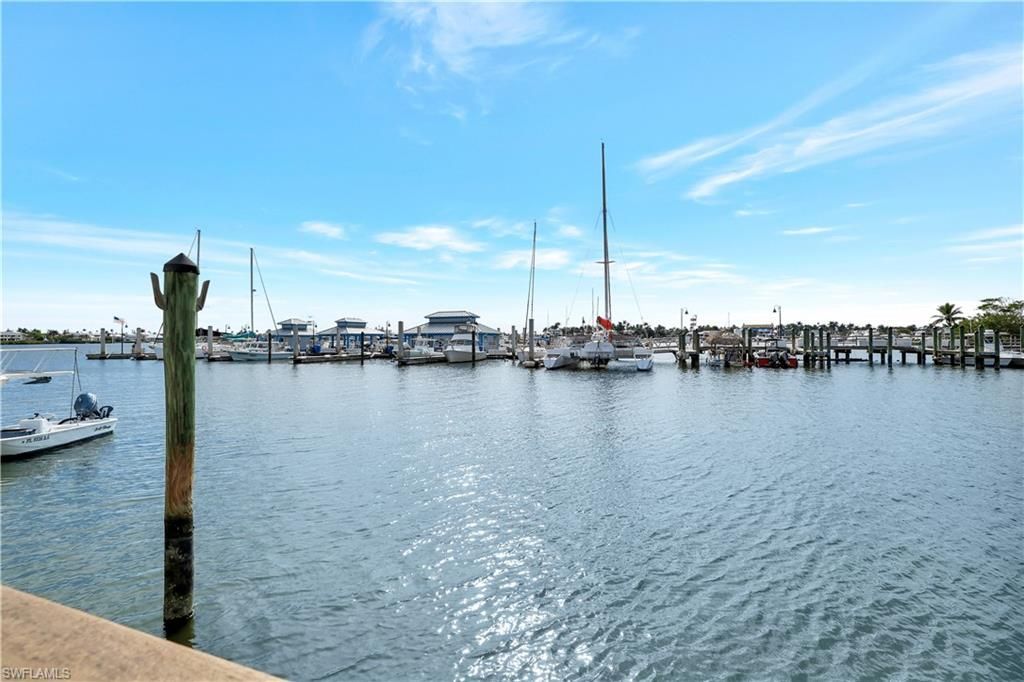 900 Broad Ave S, Unit 320, Naples, FL 34102 Photo