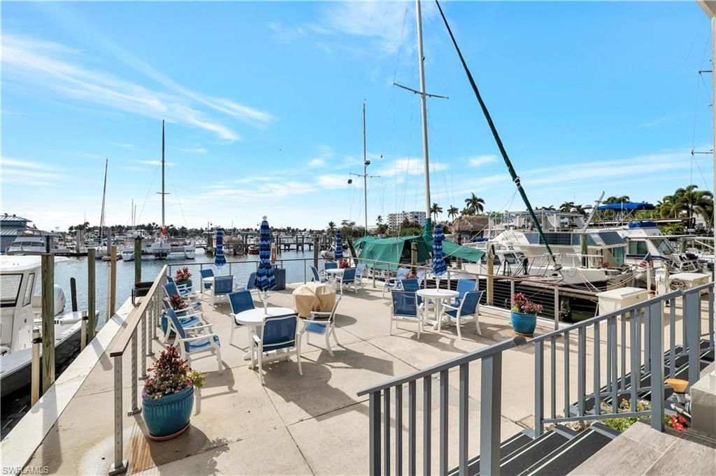 900 Broad Ave S, Unit 320, Naples, FL 34102 Photo