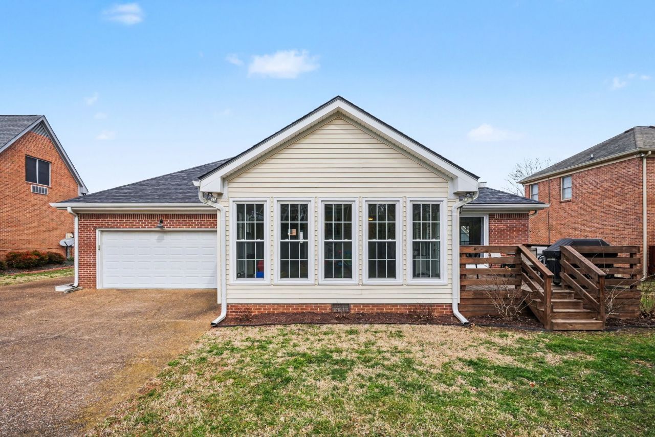 6141 S Riverbend Dr, Nashville, TN 37221 Main Photo