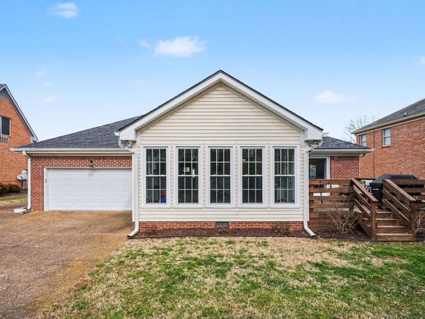 6141 S Riverbend Dr, Nashville, TN 37221