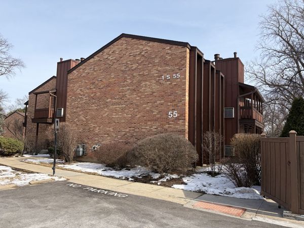 1S055 Spring Road, Unit 1C, Oakbrook Terrace, IL 60181