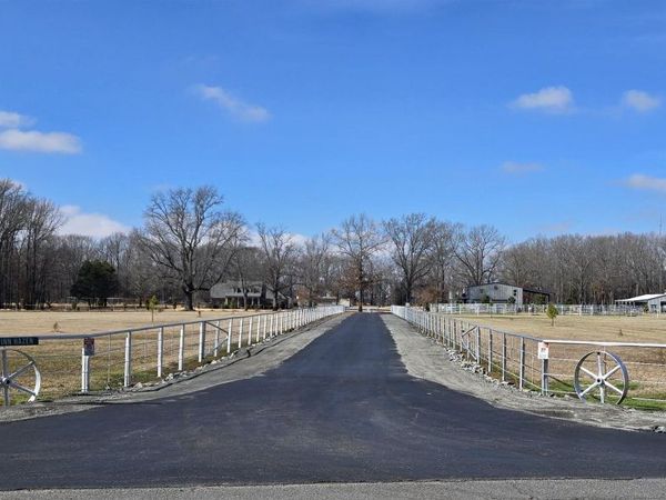 2802 Saddle Creek Rd, Hazen, AR 72064