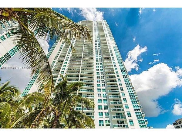 950 Brickell Bay Dr, Unit 5209, Miami, FL 33131