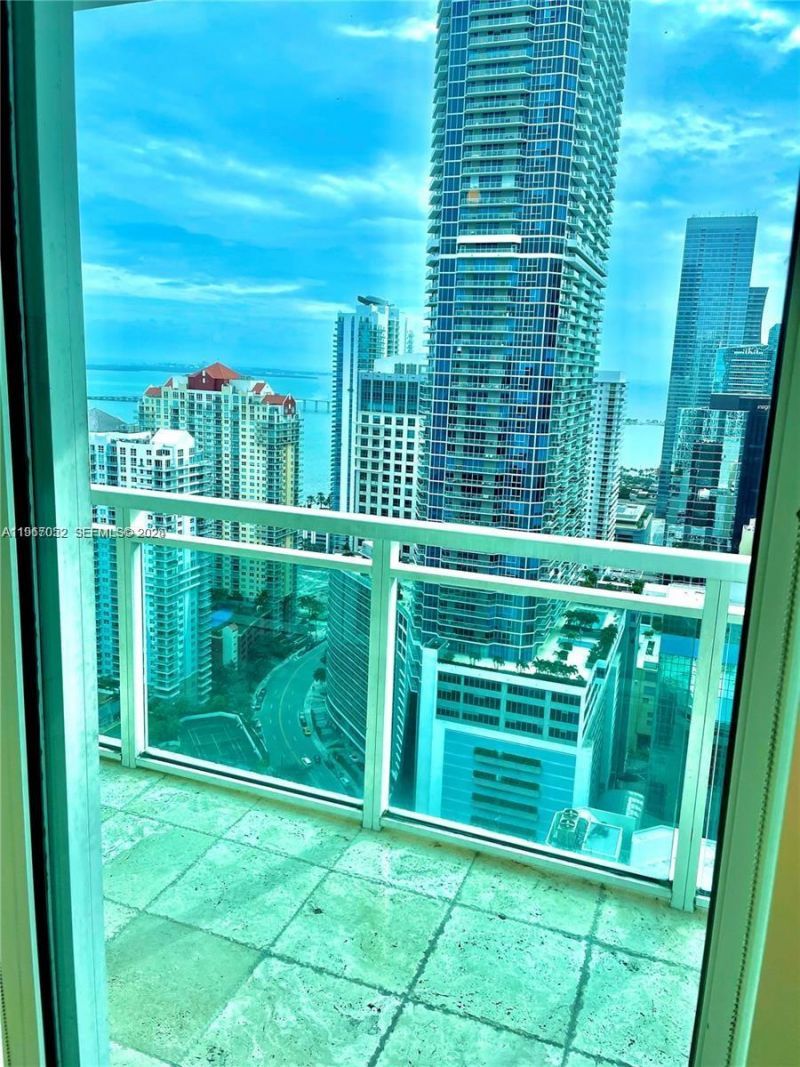 950 Brickell Bay Dr, Unit 5209, Miami, FL 33131 Photo