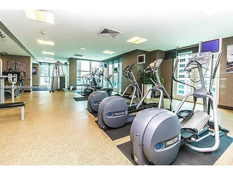 950 Brickell Bay Dr, Unit 5209, Miami, FL 33131 Photo