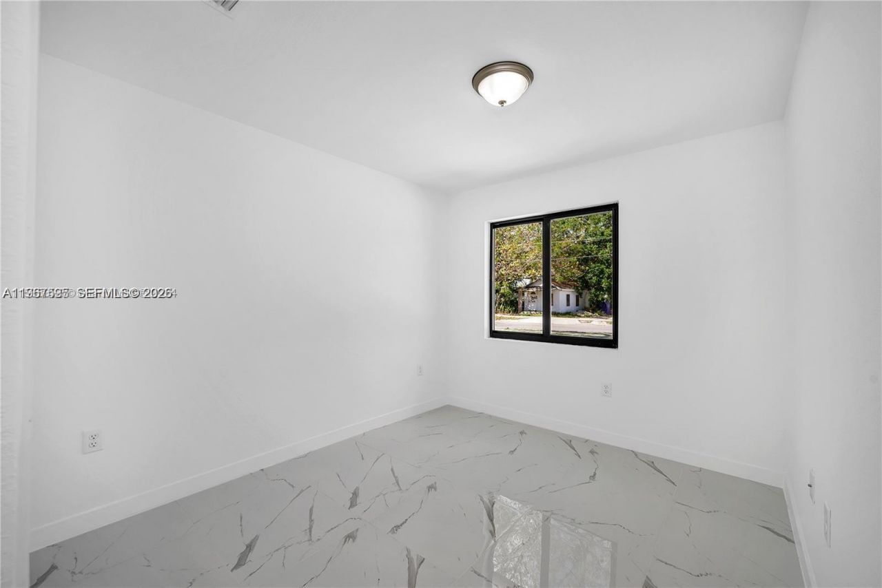 673 NW 14 , Florida City, FL 33034 Photo