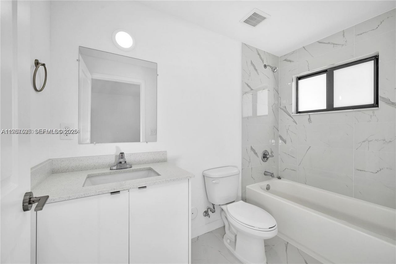 673 NW 14 , Florida City, FL 33034 Photo