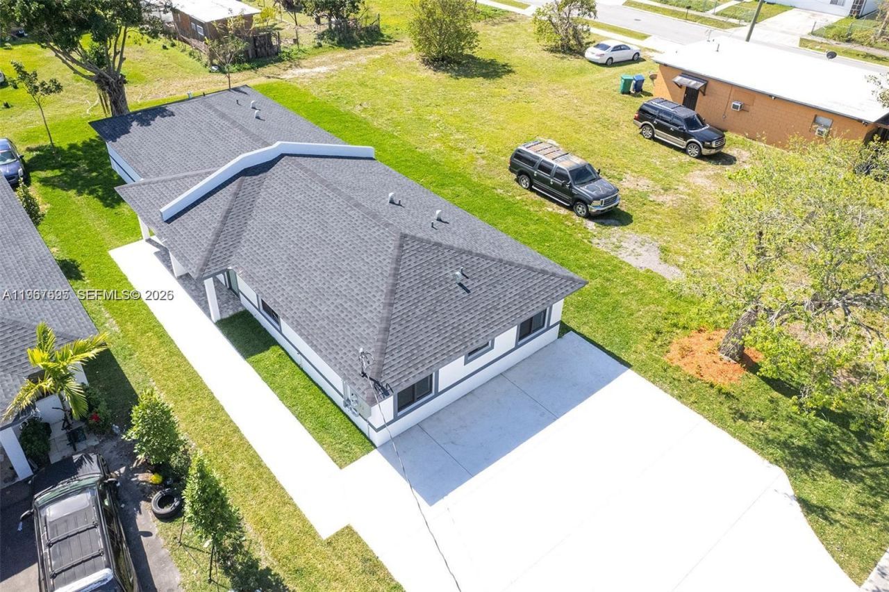 673 NW 14 , Florida City, FL 33034 Photo