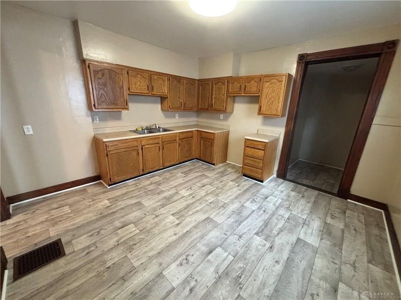 639 Huffman Avenue, Dayton, OH 45403 Photo 9