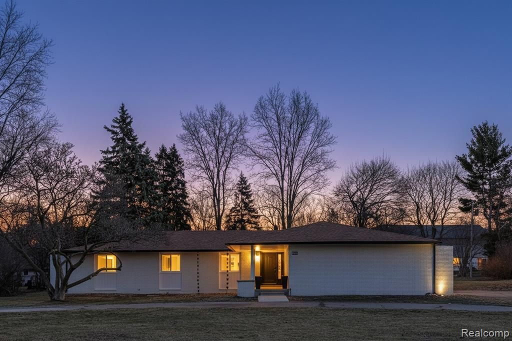 1661 Winthrop Road, Bloomfield Hills, MI 48302 Main Photo