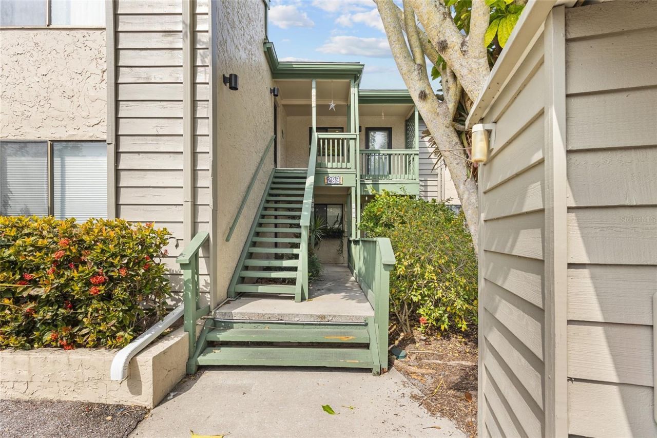 1515 Pelican Point Drive, Unit 284, Sarasota, FL 34231 Main Photo