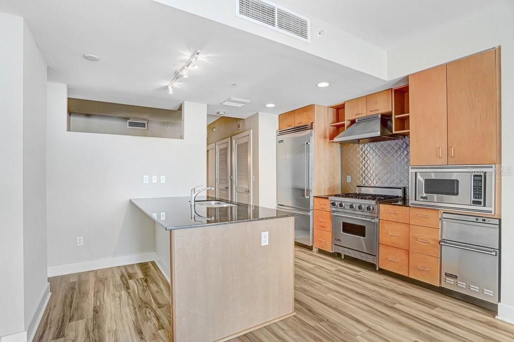 1120 E Kennedy Boulevard, Unit 1020, Tampa, FL 33602 Photo