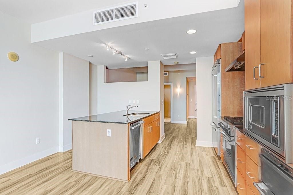 1120 E Kennedy Boulevard, Unit 1020, Tampa, FL 33602 Photo