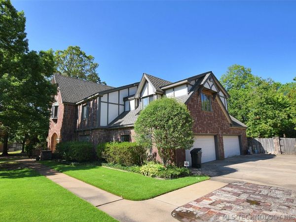 720 S East Avenue , Tahlequah, OK 74464