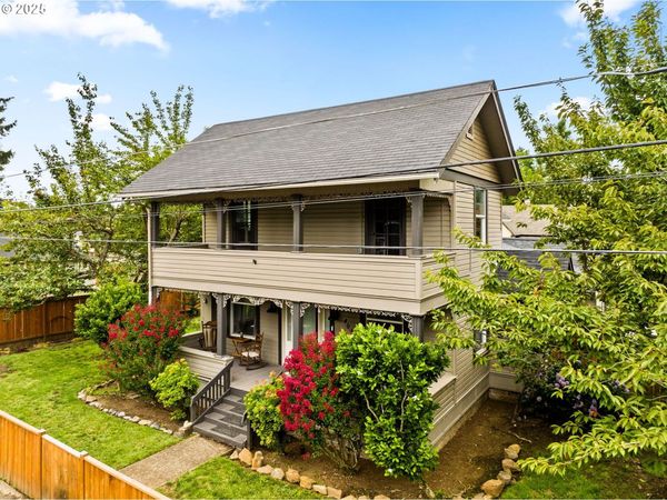 409 N 8TH ST, Cottage Grove, OR 97424