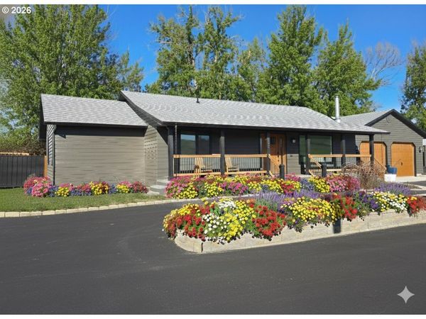 230 HOGANS ALY, Dufur, OR 97021