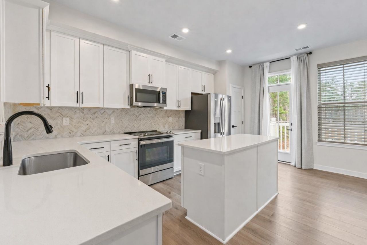 200 Yam Dr.  Photo 17