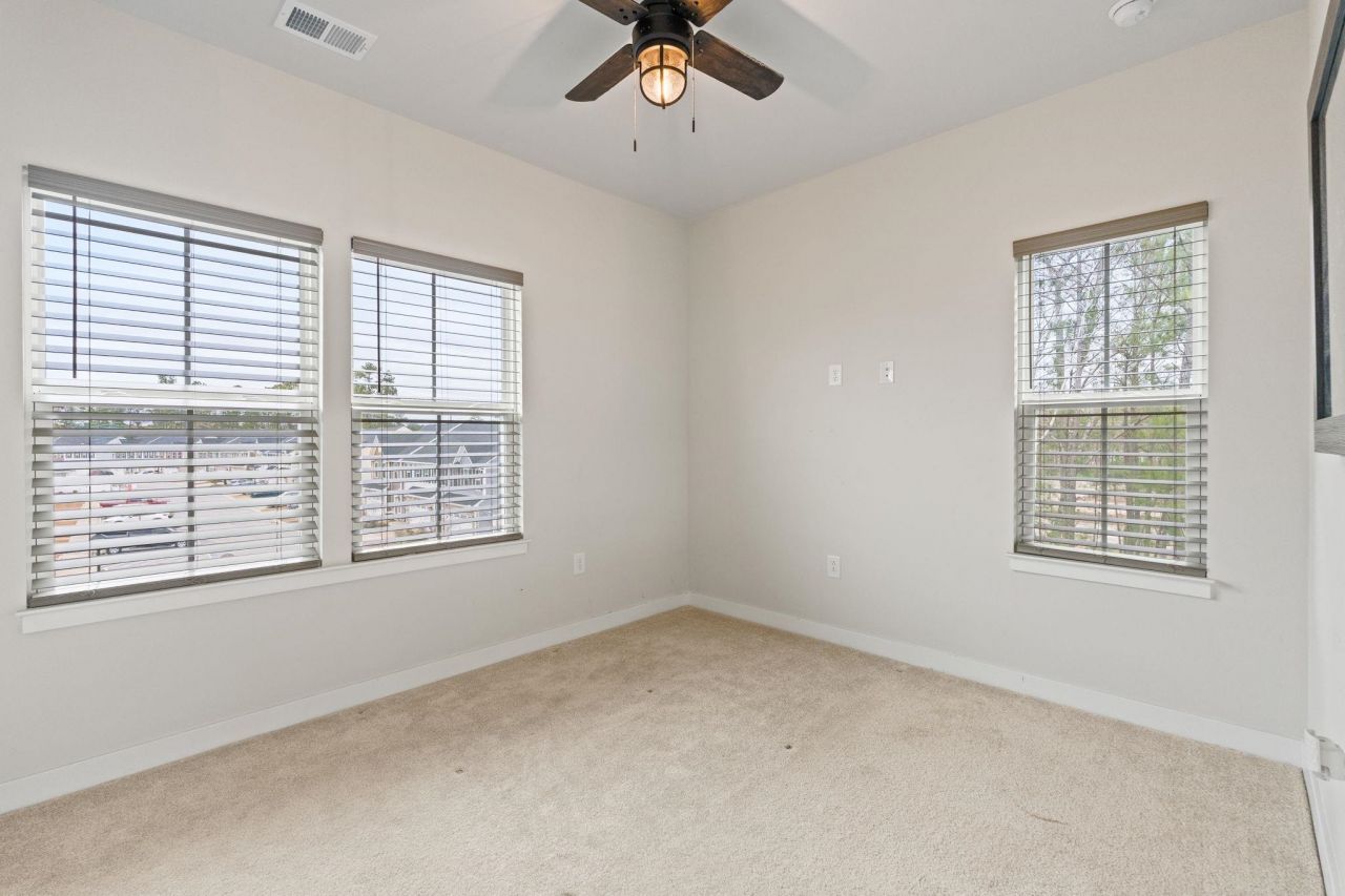 200 Yam Dr.  Photo 27