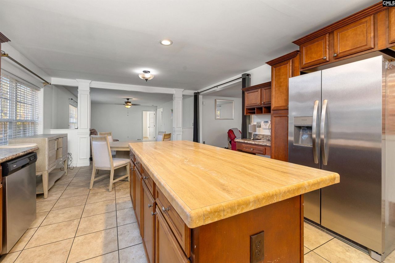 228 Smithfield Cir Photo 11