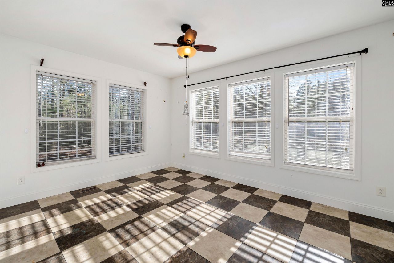 228 Smithfield Cir Photo 17