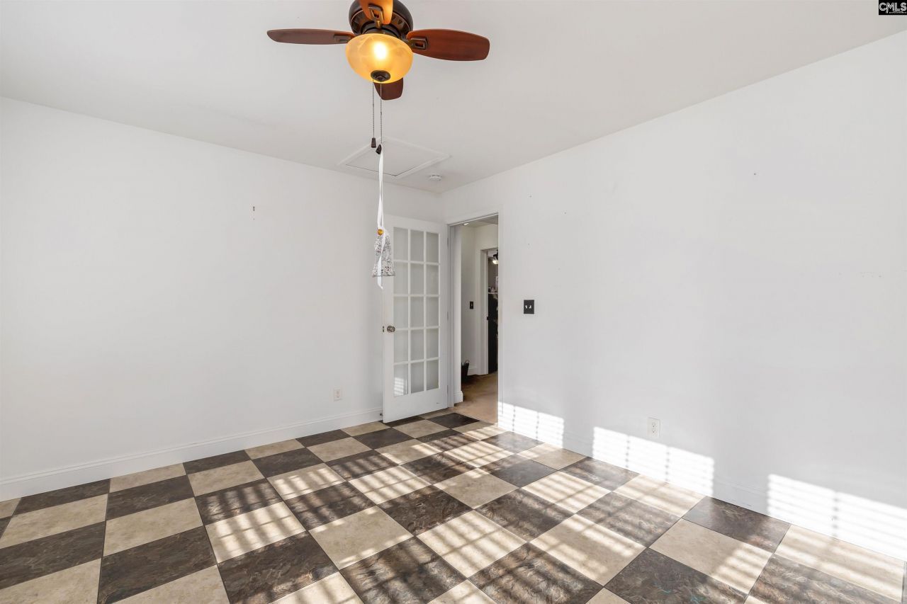 228 Smithfield Cir Photo 18