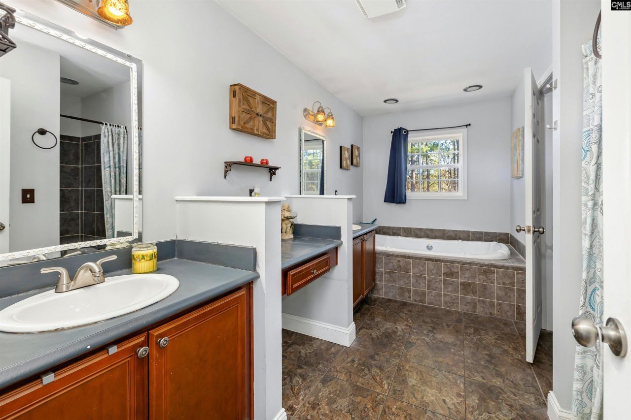 228 Smithfield Cir Photo 26