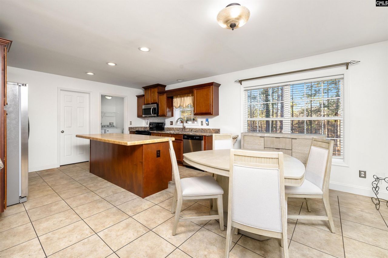 228 Smithfield Cir Photo 42