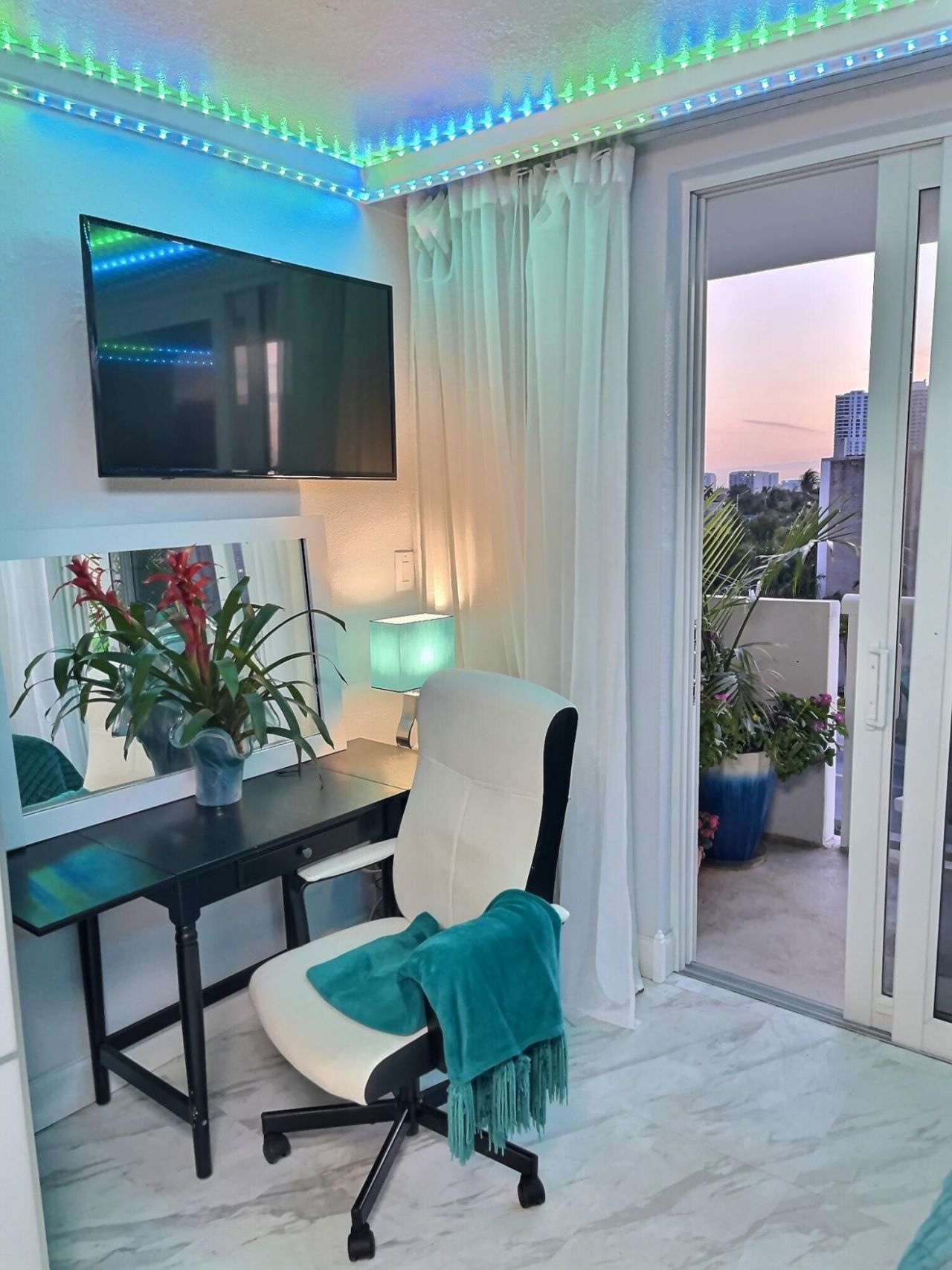 19201 Collins Avenue, Unit 337, Sunny Isles Beach, FL 33160 Photo