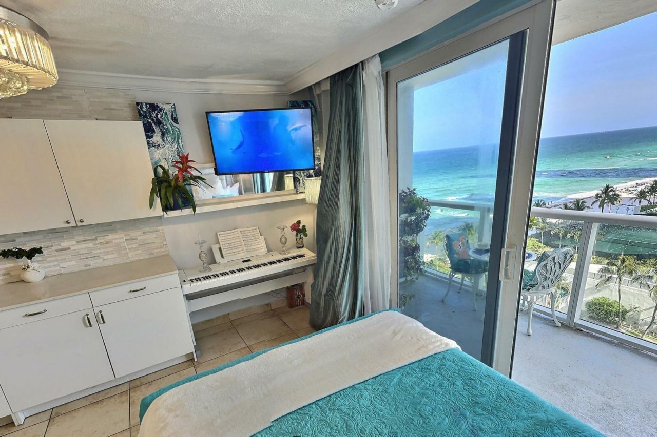 19201 Collins Avenue, Unit 809, Sunny Isles Beach, FL 33160 Photo