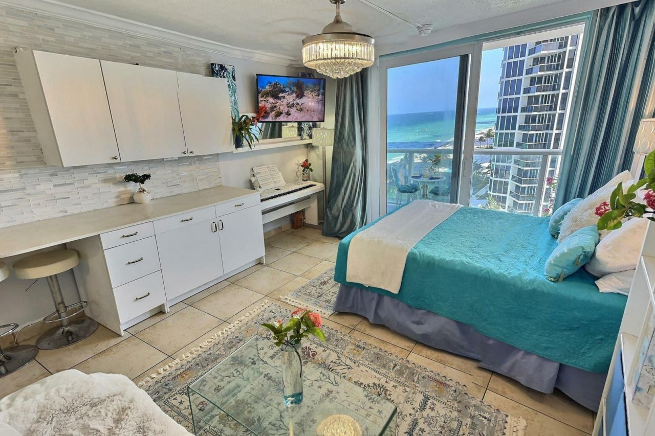 19201 Collins Avenue, Unit 809, Sunny Isles Beach, FL 33160 Photo
