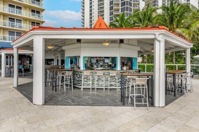 19201 Collins Avenue, Unit 809, Sunny Isles Beach, FL 33160 Photo