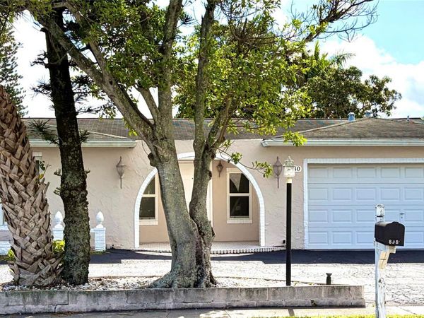 8980 NW 24th Pl, Sunrise, FL 33322