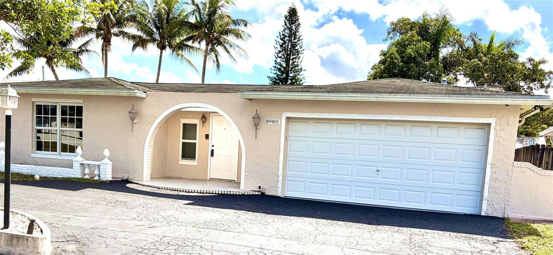 8980 NW 24th Place, Sunrise, FL 33322 Photo