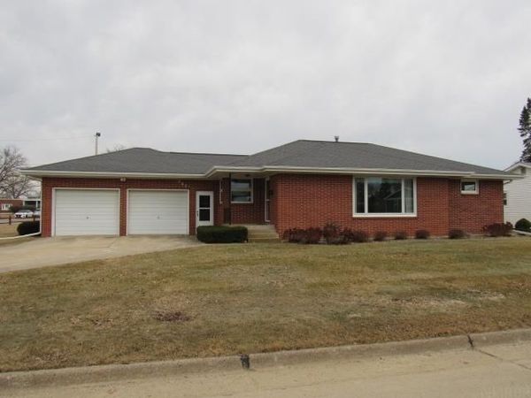 907 Southhaven Drive, Monticello, IA 52310