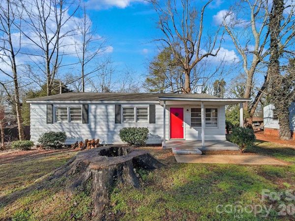 1512 N Deal Avenue , Newton, NC 28658