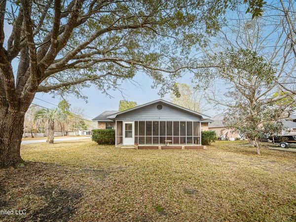2433 Santa Cruz Street, Gautier, MS 39553