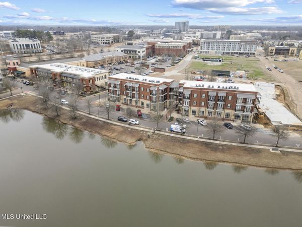 301 Northlake Avenue, Ridgeland, MS 39157