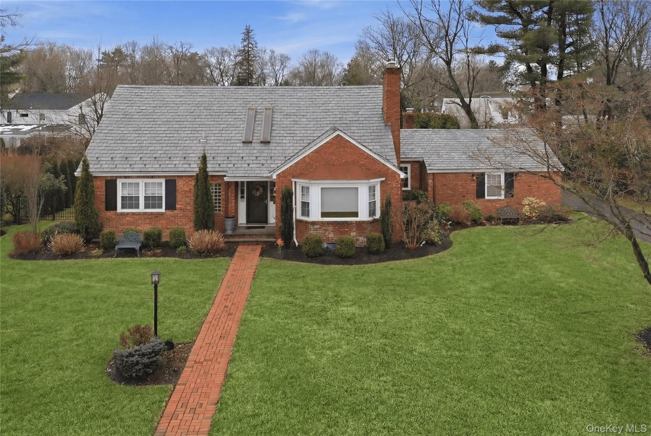 5 Glenwood Lane, East Hills, NY 11577 Main Photo