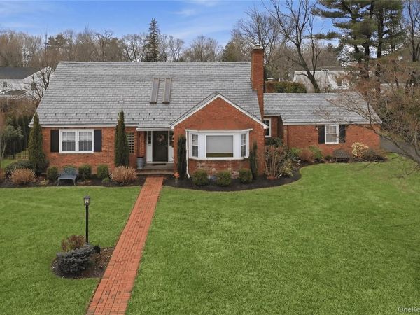 5 Glenwood Lane, East Hills, NY 11577