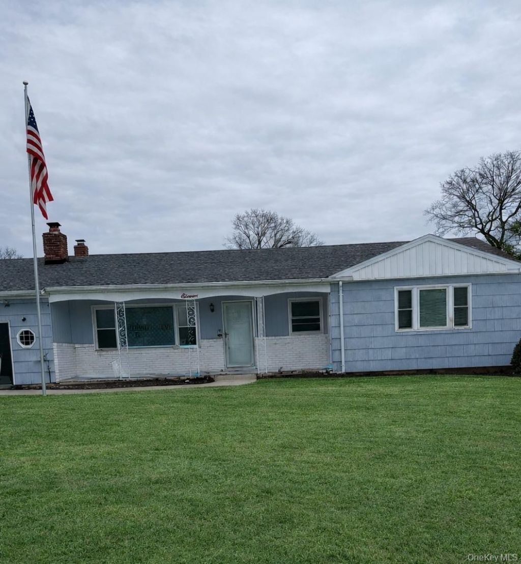 11 Richmond Boulevard, Centereach, NY 11720 Main Photo