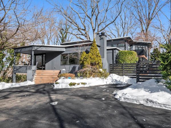 36 Cedar Lane, Sands Point, NY 11050