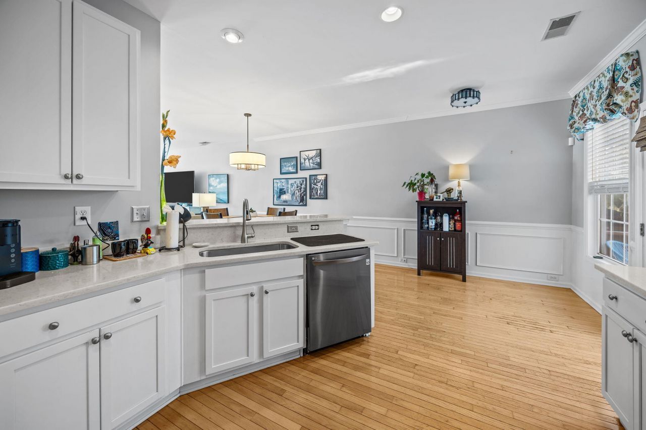 2958 Woodland Park Drive Photo 11