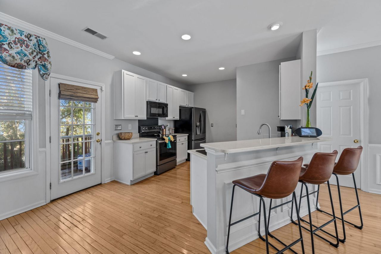 2958 Woodland Park Drive Photo 9