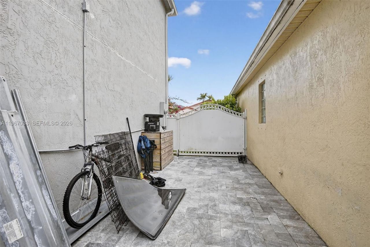 10755 SW 17th Pl , Davie, FL 33324 Photo