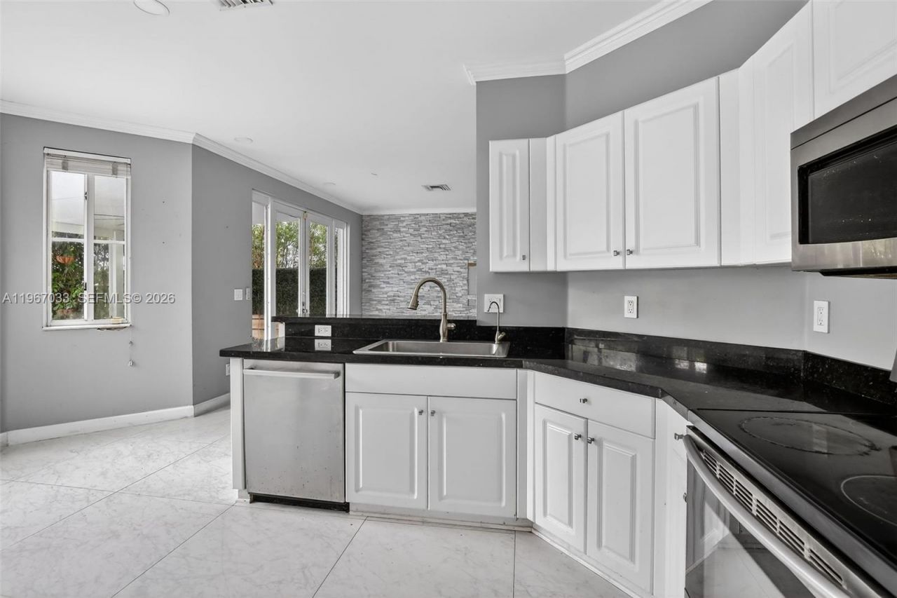 10755 SW 17th Pl , Davie, FL 33324 Photo