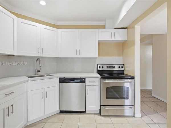 6300 S Falls Cir Dr, Unit 212, Lauderhill, FL 33319