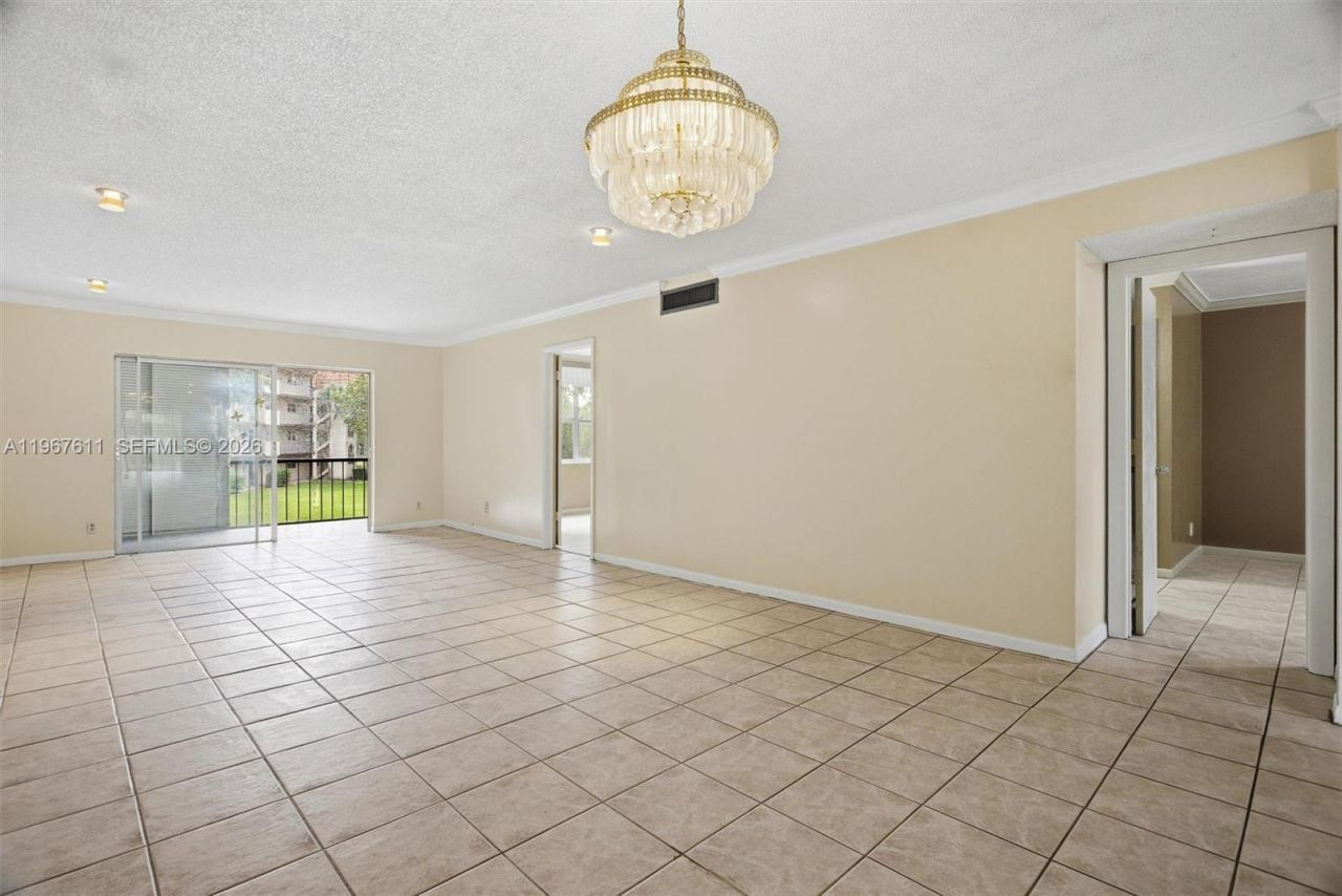 6300 S Falls Cir Dr, Unit 212, Lauderhill, FL 33319 Photo