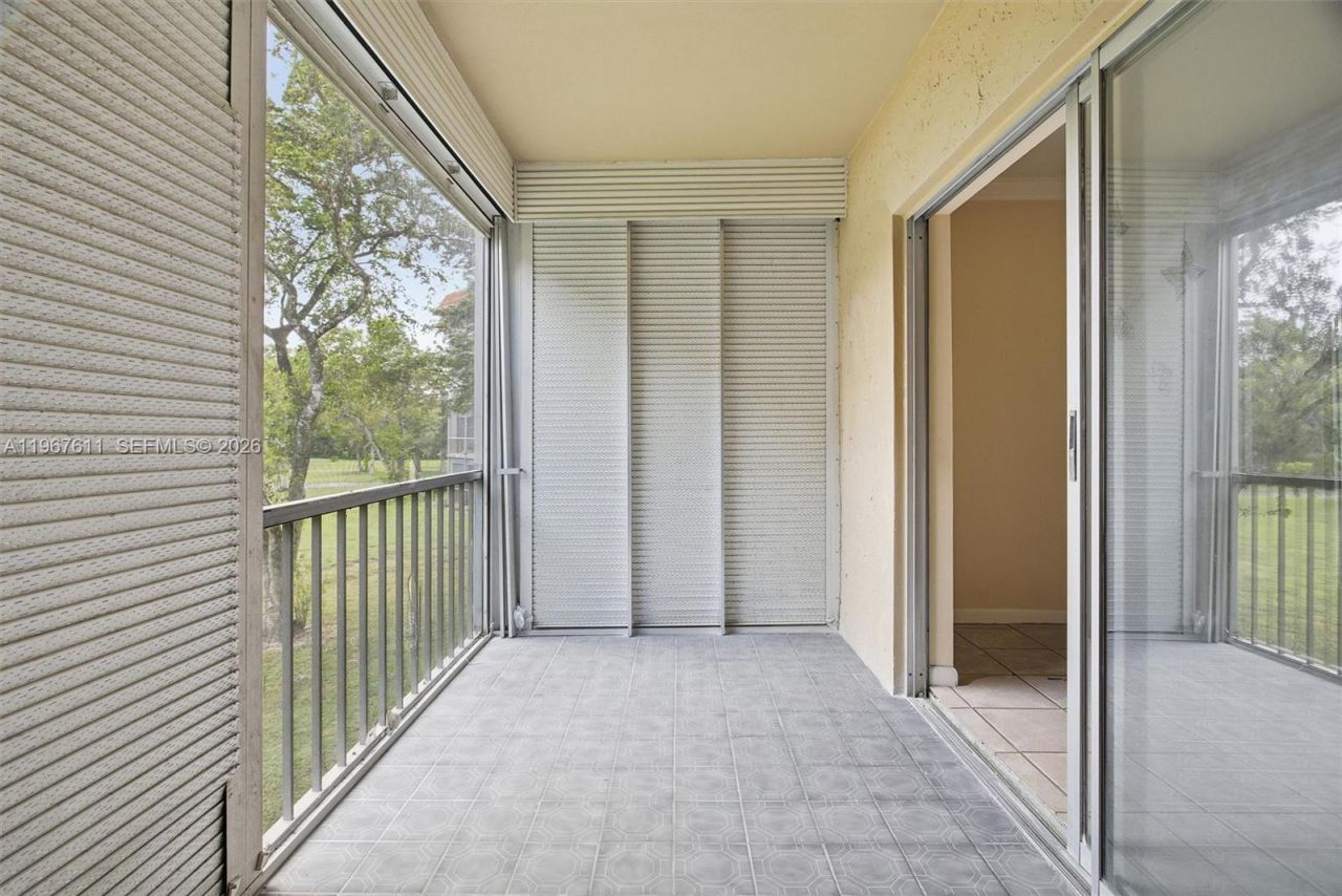 6300 S Falls Cir Dr, Unit 212, Lauderhill, FL 33319 Photo